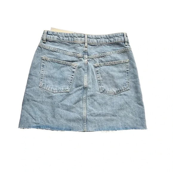 Top shop Blue Demin Women’s Mini Skirt•Size 6•Light Wash Denim•NWT• - Picture 2 of 5